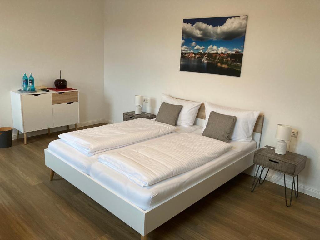 Das Bilderbuchcafe - Ferien - Apartment No 3 - Markt 7 Havelberg Bagian luar foto