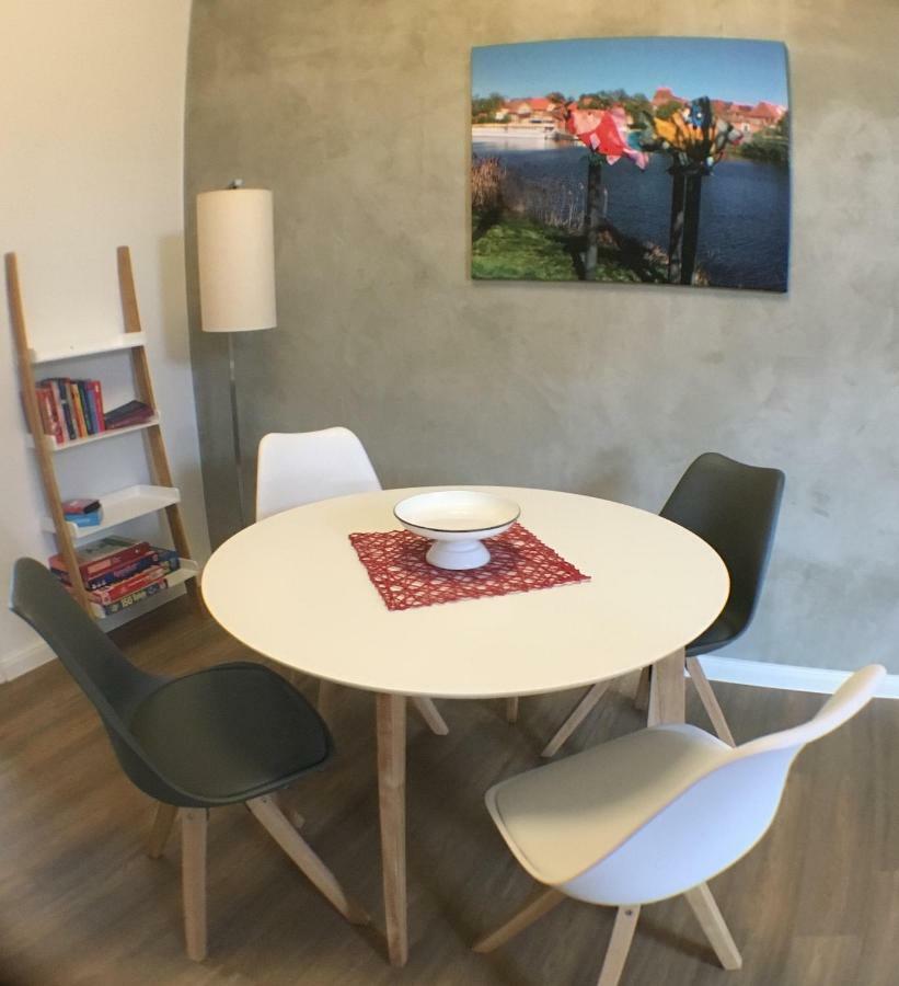 Das Bilderbuchcafe - Ferien - Apartment No 3 - Markt 7 Havelberg Bagian luar foto